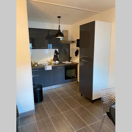 Le 12 Du Temple - Plein Coeur Centre Ville, Residence Privee, 5Mn Gare Sncf, Wifi Et Netflix Niort Bagian luar foto
