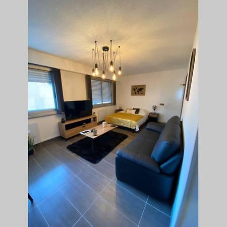 Le 12 Du Temple - Plein Coeur Centre Ville, Residence Privee, 5Mn Gare Sncf, Wifi Et Netflix Niort Bagian luar foto