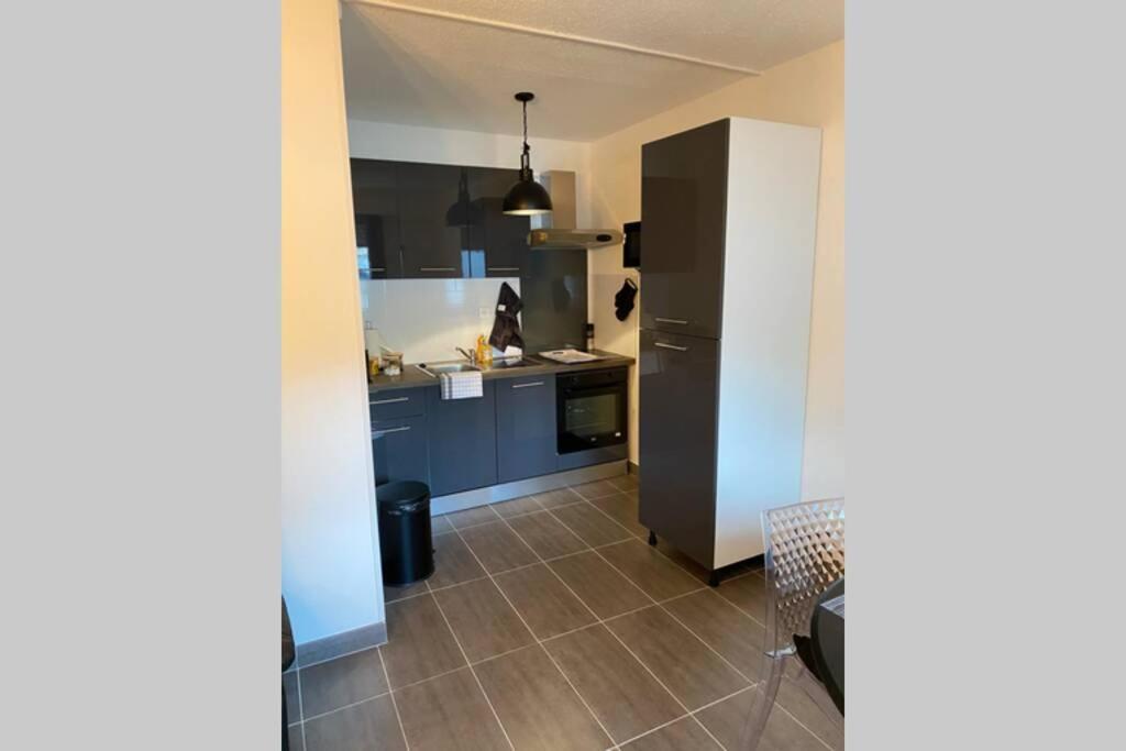 Le 12 Du Temple - Plein Coeur Centre Ville, Residence Privee, 5Mn Gare Sncf, Wifi Et Netflix Niort Bagian luar foto